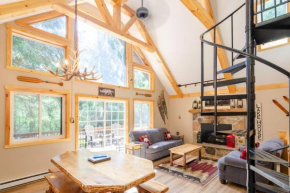 Hot Tub l Walk to Lake Harmony l Minutes to Ski Lake Harmony